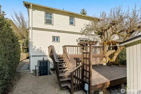 Exterior - 3113 E Cherry St, Seattle, WA 98122 photo 8 of 8