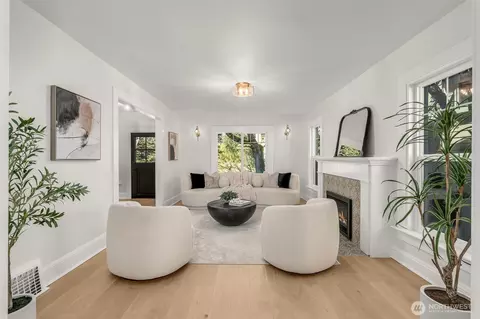 Living - 3113 E Cherry St, Seattle, WA 98122 photo 2 of 3