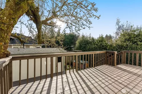 Exterior - 3113 E Cherry St, Seattle, WA 98122 photo 6 of 8