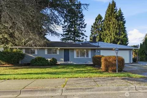 1107 S Spruce St, Burlington, WA 98233