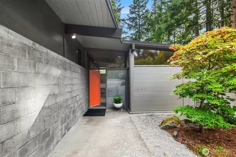 14827 SE 55th St, Bellevue, WA 98006