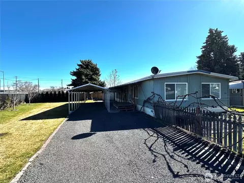 3131 W Wapato Dr #74, Moses Lake, WA 98837