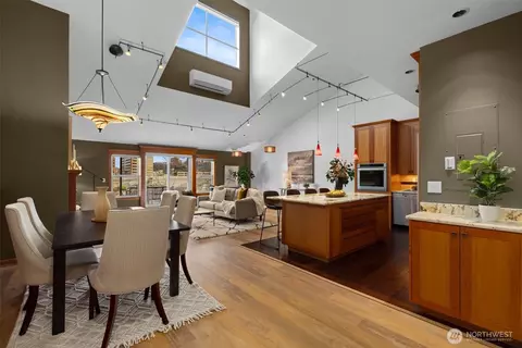 526 1st Ave S #527, Seattle, WA 98104