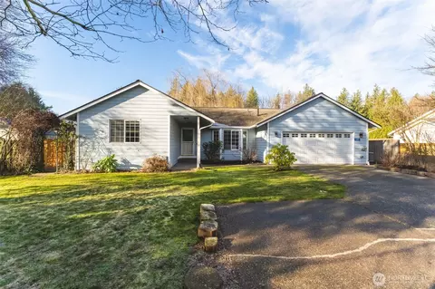 585 Poplar Pl, Burlington, WA 98233