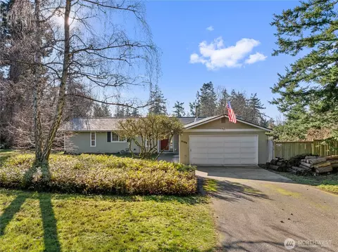 2123 Viewcrest Pl, Oak Harbor, WA 98277