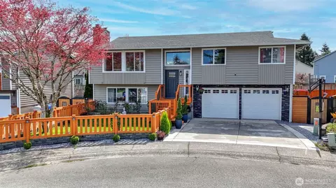 950 Anacortes Ct NE, Renton, WA 98059