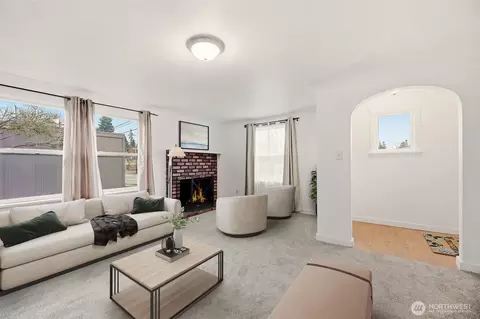 Living - 3013 19th St, Everett, WA 98201 photo 3 of 8