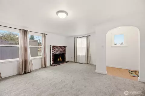 Living - 3013 19th St, Everett, WA 98201 photo 4 of 8