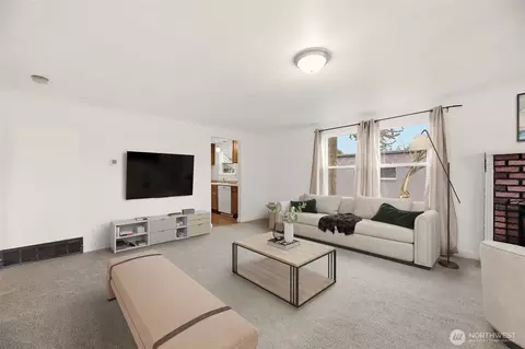 Living - 3013 19th St, Everett, WA 98201 photo 1 of 8