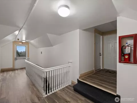Entry Way - 3502 Norton Ave, Everett, WA 98201 photo 4 of 4