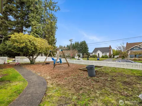 Exterior - 3502 Norton Ave, Everett, WA 98201 photo 9 of 10