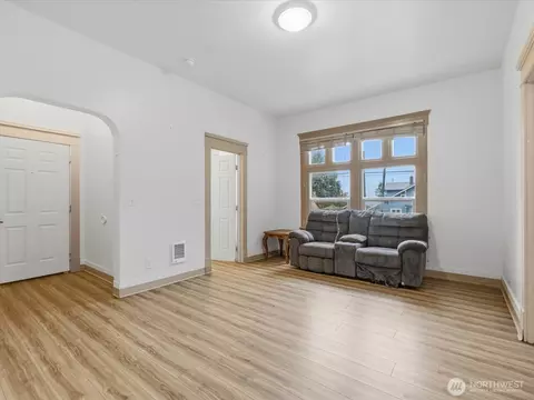 Living - 3502 Norton Ave, Everett, WA 98201 photo 2 of 4