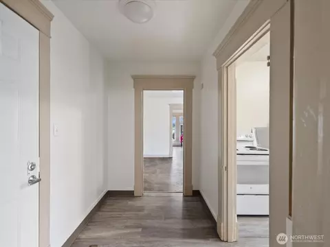 Entry Way - 3502 Norton Ave, Everett, WA 98201 photo 3 of 4