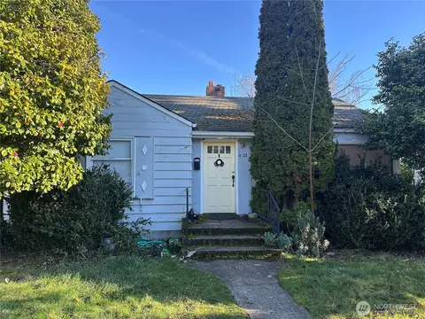 4022 37th Ave SW, Seattle, WA 98126