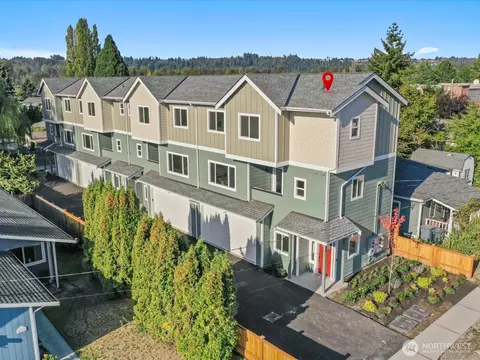 215 Corrin Ave NW #B, Orting, WA 98360