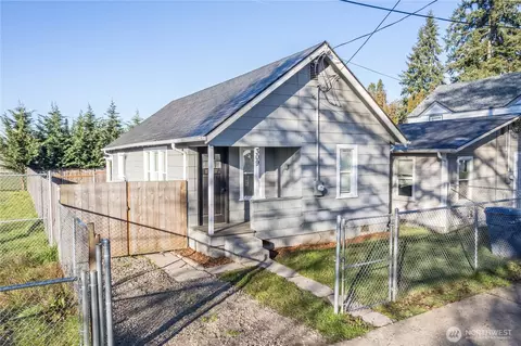 309 NW 3rd Ave, Kelso, WA 98626