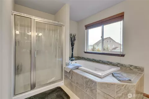 Bath - 910 Boatman NW, Orting, WA 98360 photo 2 of 5
