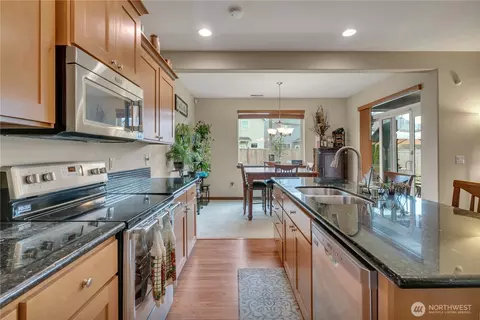 Kitchen - 910 Boatman NW, Orting, WA 98360 photo 2 of 5