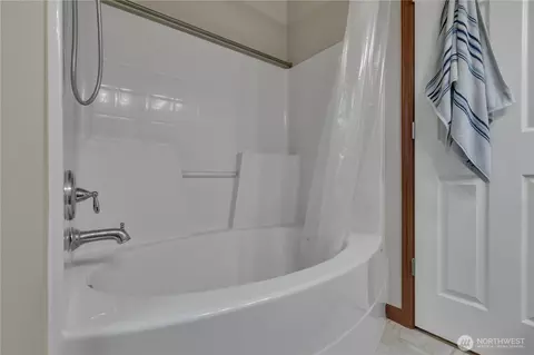 Bath - 910 Boatman NW, Orting, WA 98360 photo 5 of 5