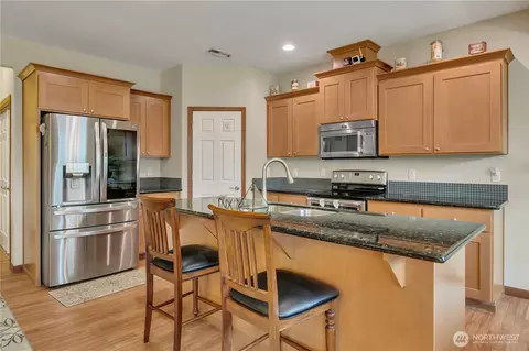 Kitchen - 910 Boatman NW, Orting, WA 98360 photo 4 of 5