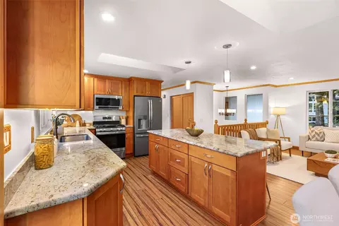 Kitchen - 14724 107th Ave NE, Bothell, WA 98011 photo 2 of 3
