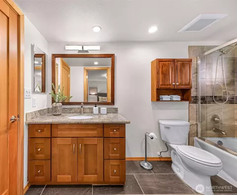 Bath - 14724 107th Ave NE, Bothell, WA 98011 photo 2 of 3