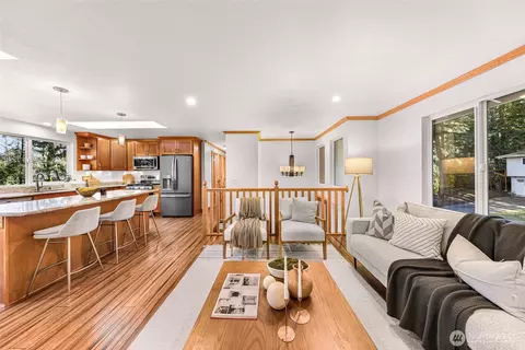 Living - 14724 107th Ave NE, Bothell, WA 98011 photo 1 of 5