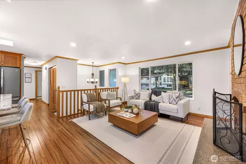 Living - 14724 107th Ave NE, Bothell, WA 98011 photo 3 of 5