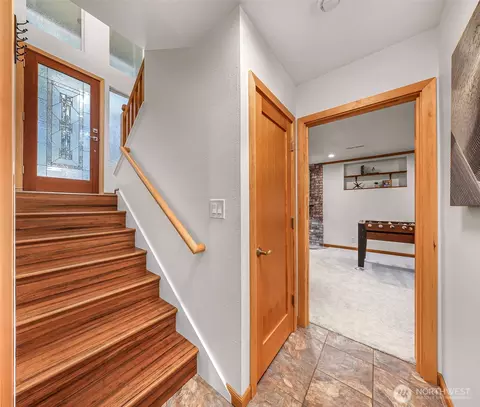 Entry Way - 14724 107th Ave NE, Bothell, WA 98011 photo 2 of 2