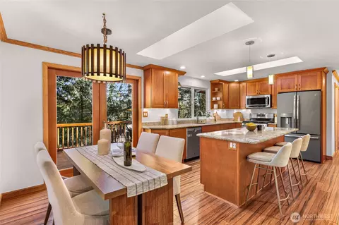 Dining - 14724 107th Ave NE, Bothell, WA 98011 photo 2 of 3