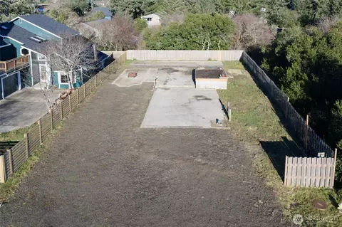 834 Whale Ct SW, Ocean Shores, WA 98569