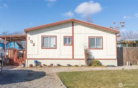 3010 W Peninsula Dr #103, Moses Lake, WA 98837