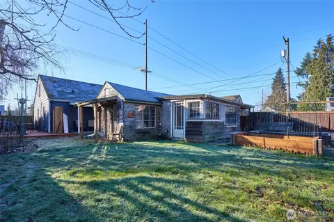 119 S 64th St, Tacoma, WA 98408