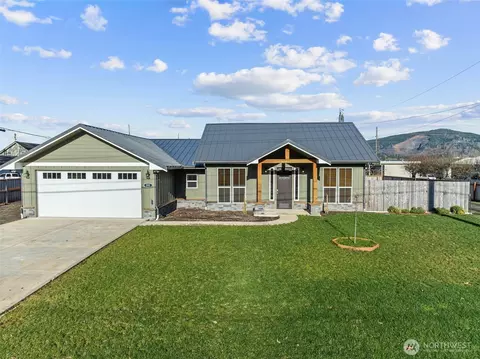 111 1st E, South Bend, WA 98586