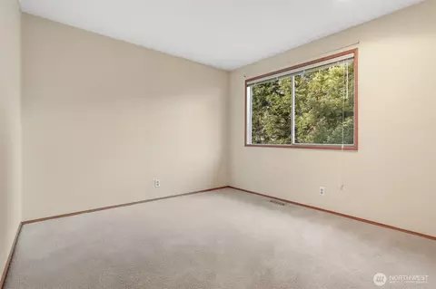 Bedroom - 4007 119th Pl SE, Everett, WA 98208 photo 5 of 8