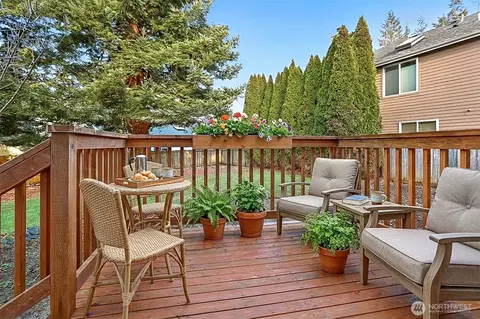 Exterior - 4007 119th Pl SE, Everett, WA 98208 photo 5 of 7