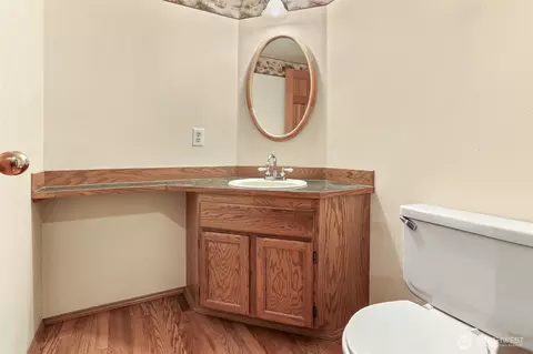Bath - 4007 119th Pl SE, Everett, WA 98208 photo 1 of 4
