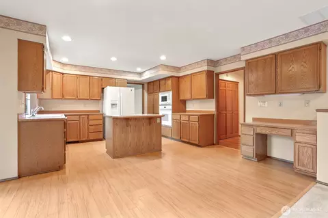 Kitchen - 4007 119th Pl SE, Everett, WA 98208 photo 1 of 3