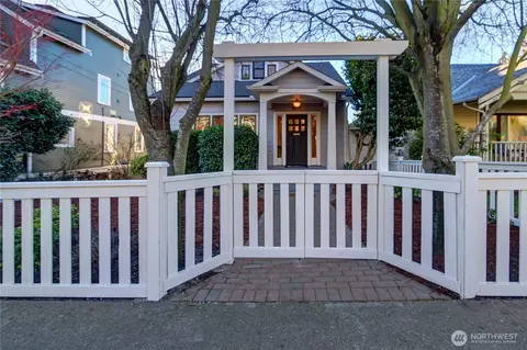 1611 10th Ave W #1, Seattle, WA 98119