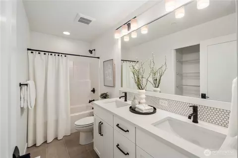 Bath - 721 211th Pl SE, Bothell, WA 98021 photo 4 of 4