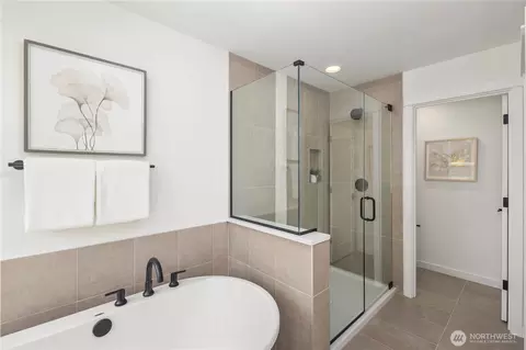Bath - 721 211th Pl SE, Bothell, WA 98021 photo 3 of 4