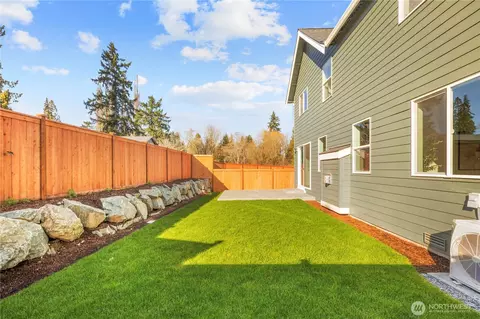 Exterior - 721 211th Pl SE, Bothell, WA 98021 photo 4 of 4