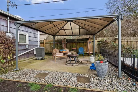 Exterior - 342 Beech St, Longview, WA 98632 photo 5 of 7