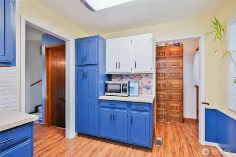 Kitchen - 128 Alpha Dr, Longview, WA 98632 photo 4 of 4