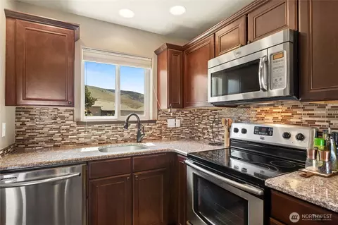 Kitchen - 87 Red Hawk Dr, Orondo, WA 98843 photo 1 of 4