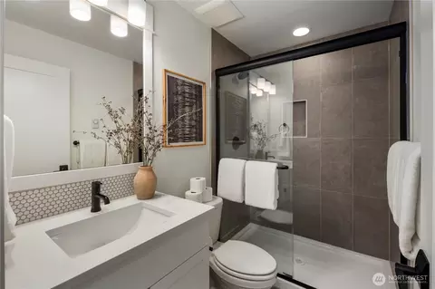 Bath - 4103 220th Pl SE, Bothell, WA 98021 photo 4 of 4