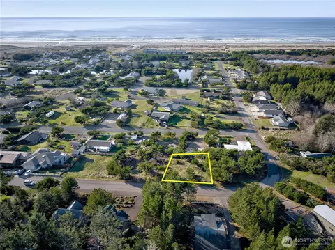 35513 J Pl, Ocean Park, WA 98640