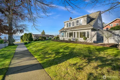 1029 16th St, Bellingham, WA 98225