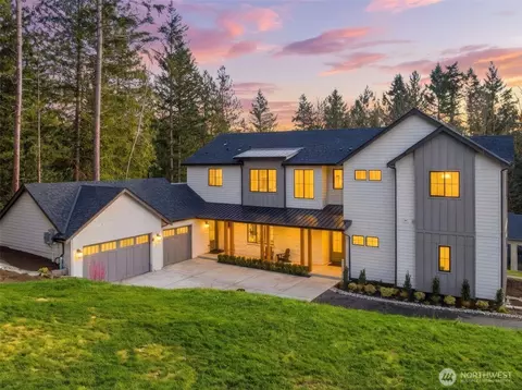 26030 NE 29th Pl, Redmond, WA 98053