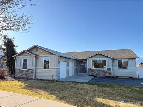 1363 Boulder Loop, East Wenatchee, WA 98802